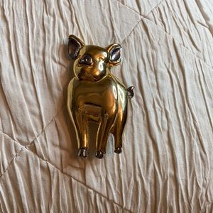 Gold color pig Charlottes web willbur animal lover brooch pin pendant jewelry